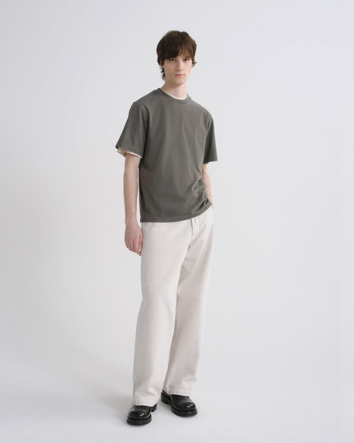 Men Asha Mock Neck Tee in Millstone - Agolde