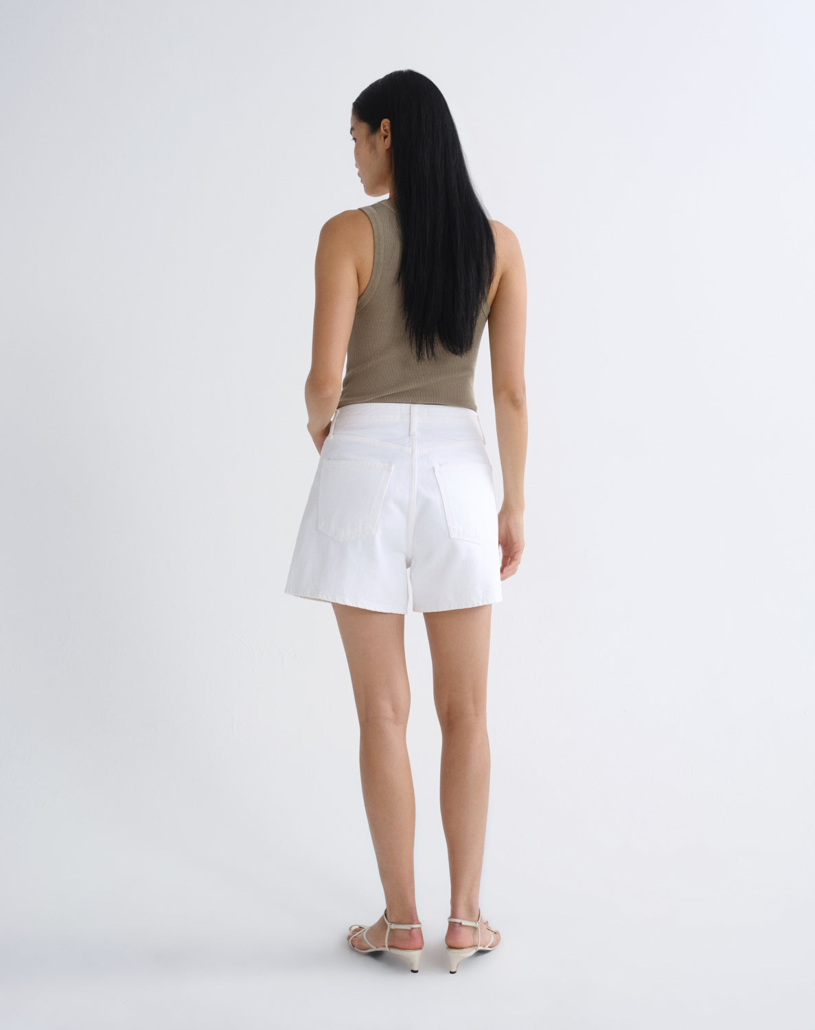 Women Rhoda Pleated A-Line Short in Milkshake - Agolde