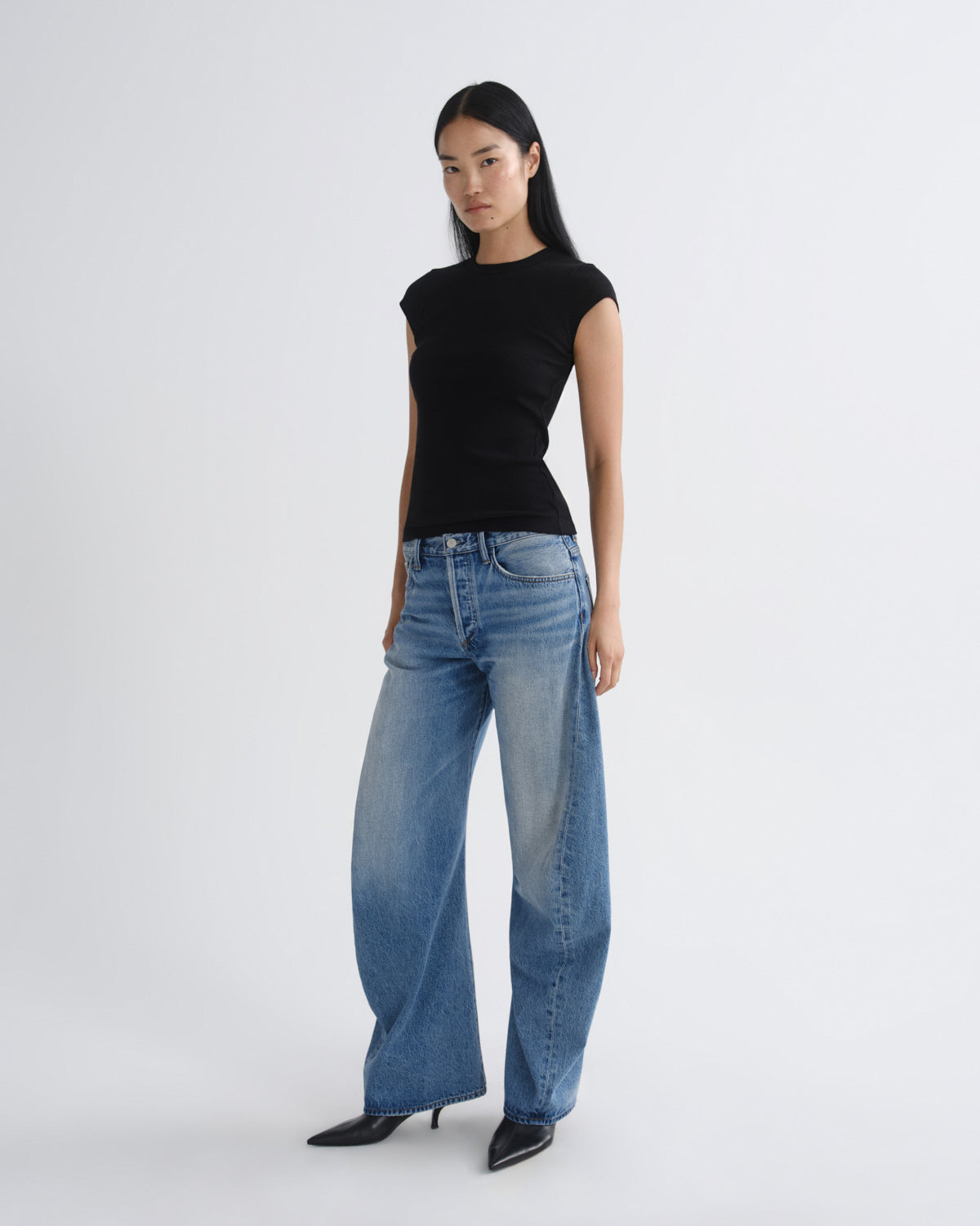 Women Spiral Jean Weightless in Venture - Agolde