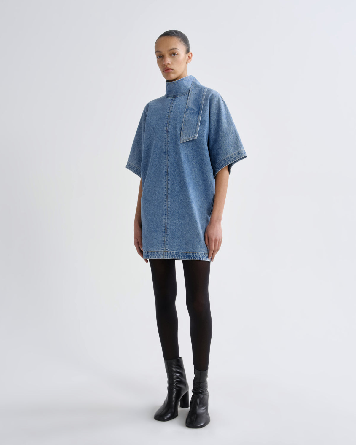 Women Kembra Dress Weightless in Magnify - Agolde