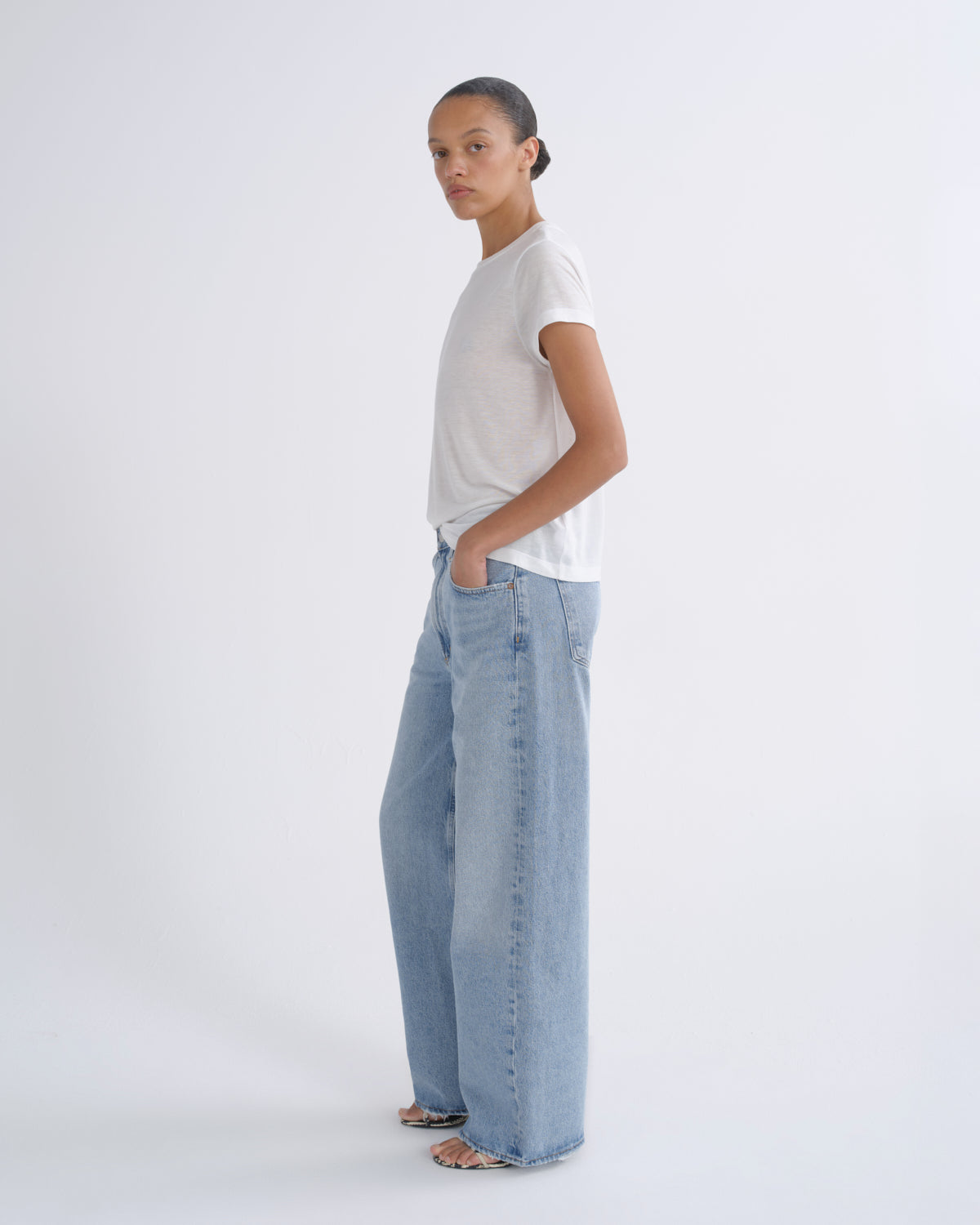 Women Low Curve Jean in Force - Agolde