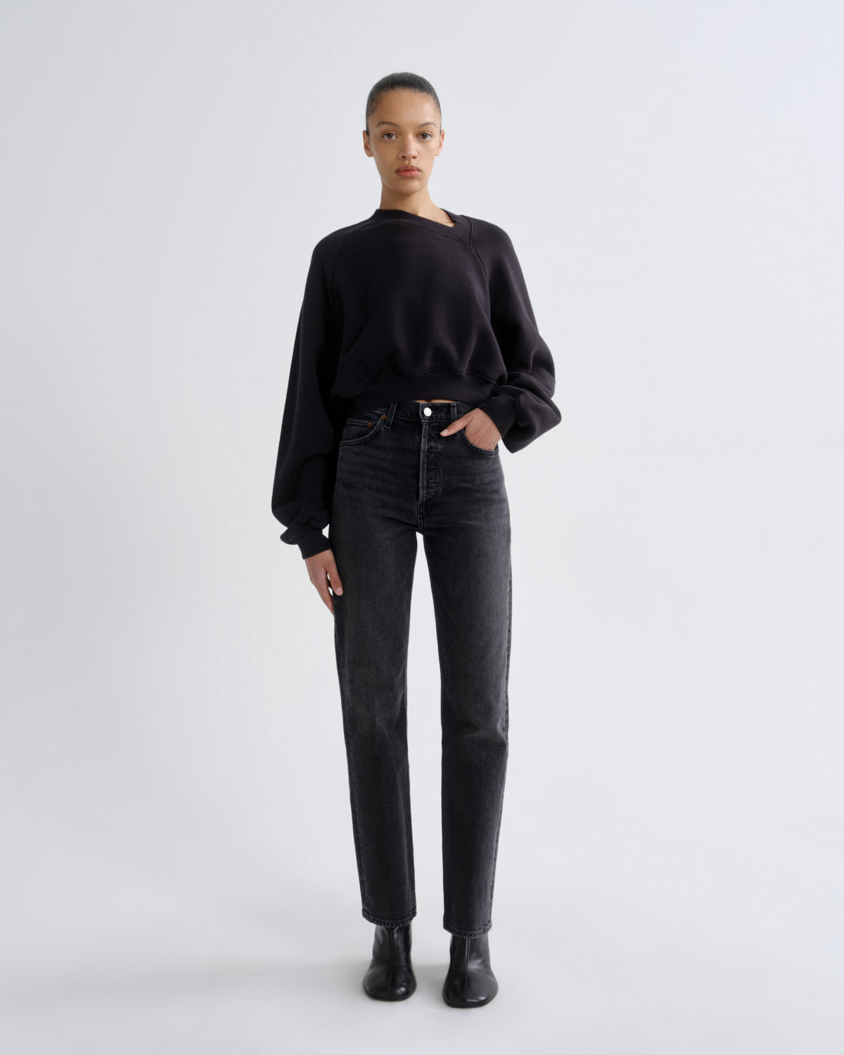 Women 90's Pinch Waist High Rise Straight Long (Weightless Stretch) in Radiu - Agolde