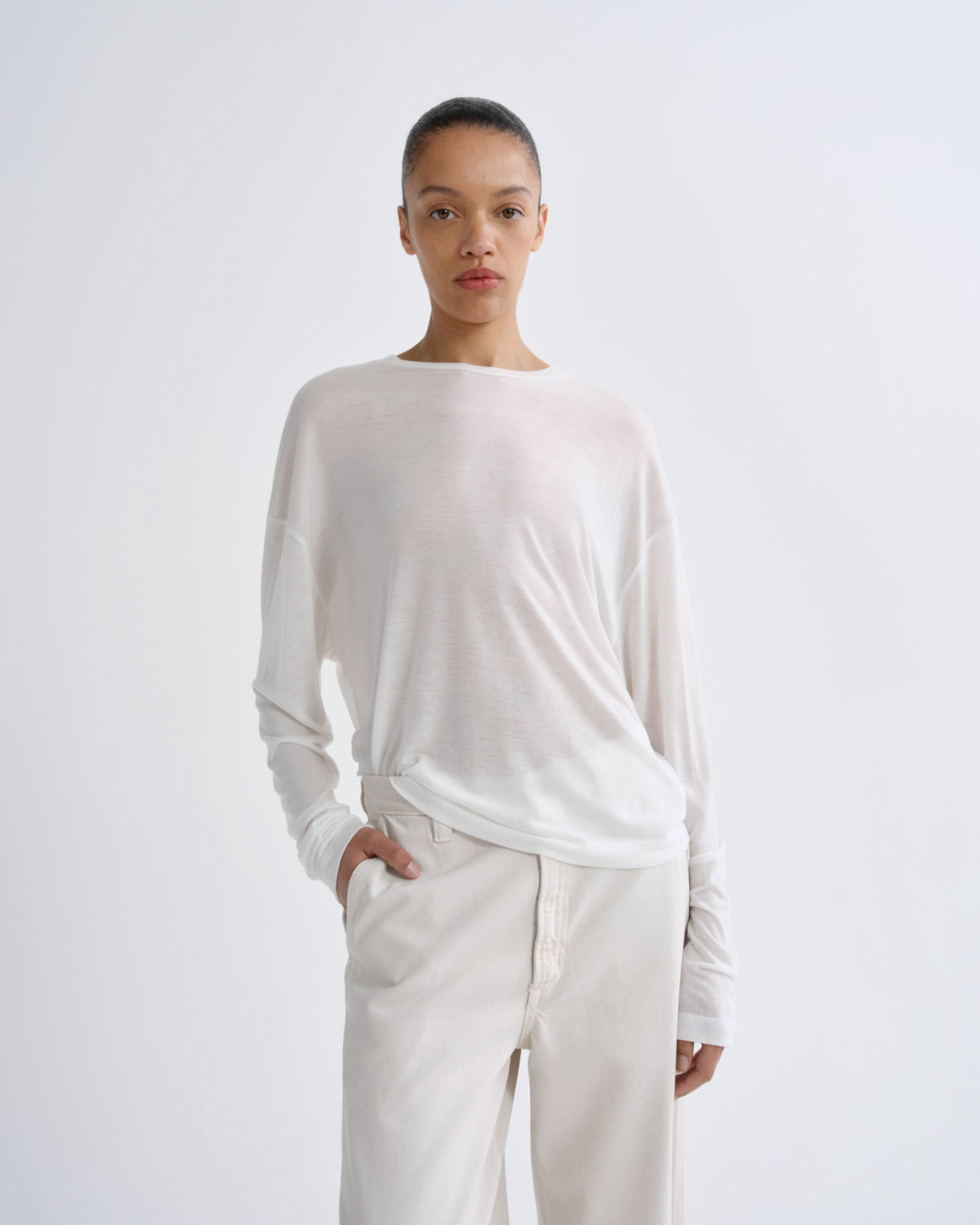 Women Sasha Long Sleeve Boyfriend Tee in Gesso - Agolde