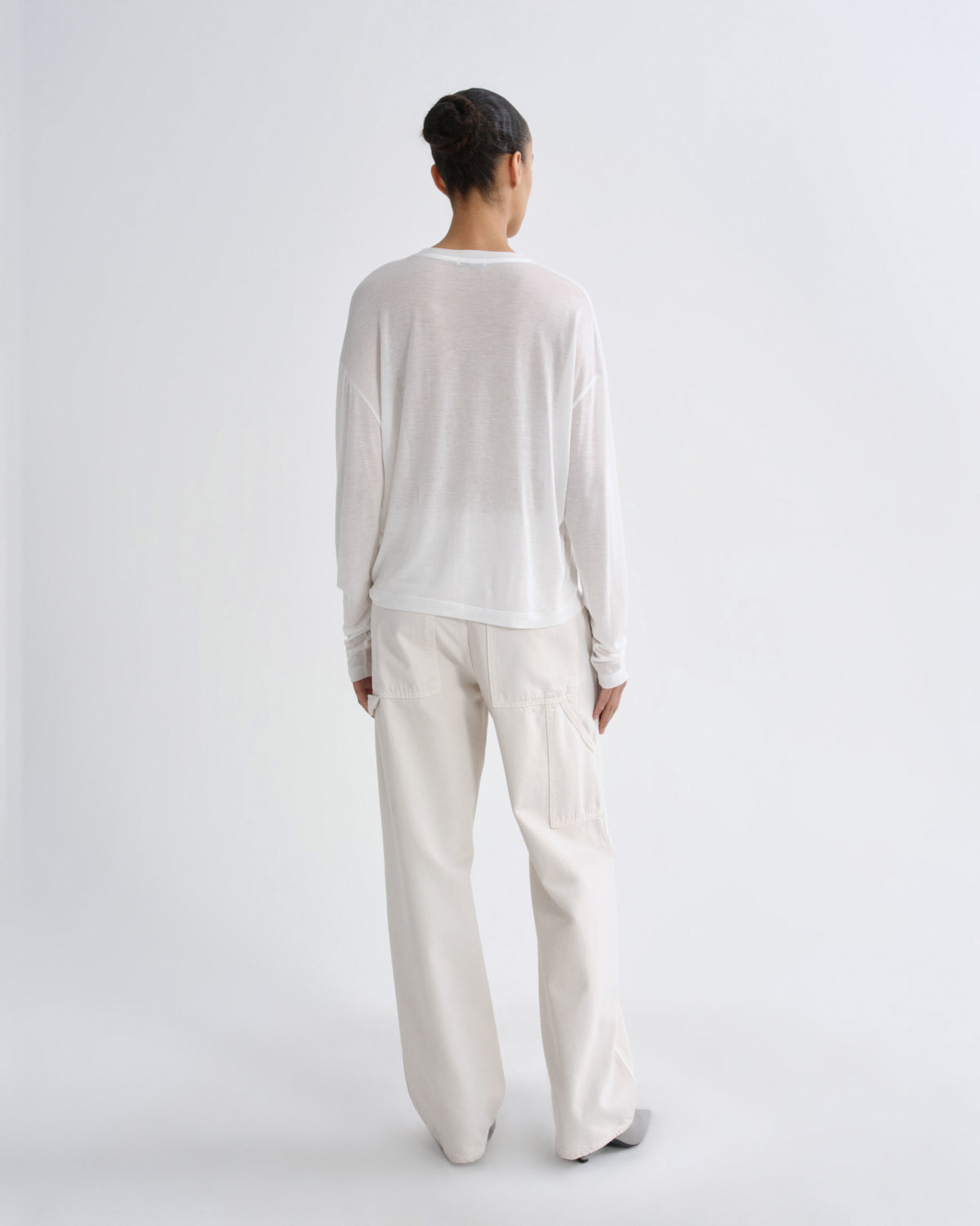 Women Sasha Long Sleeve Boyfriend Tee in Gesso - Agolde