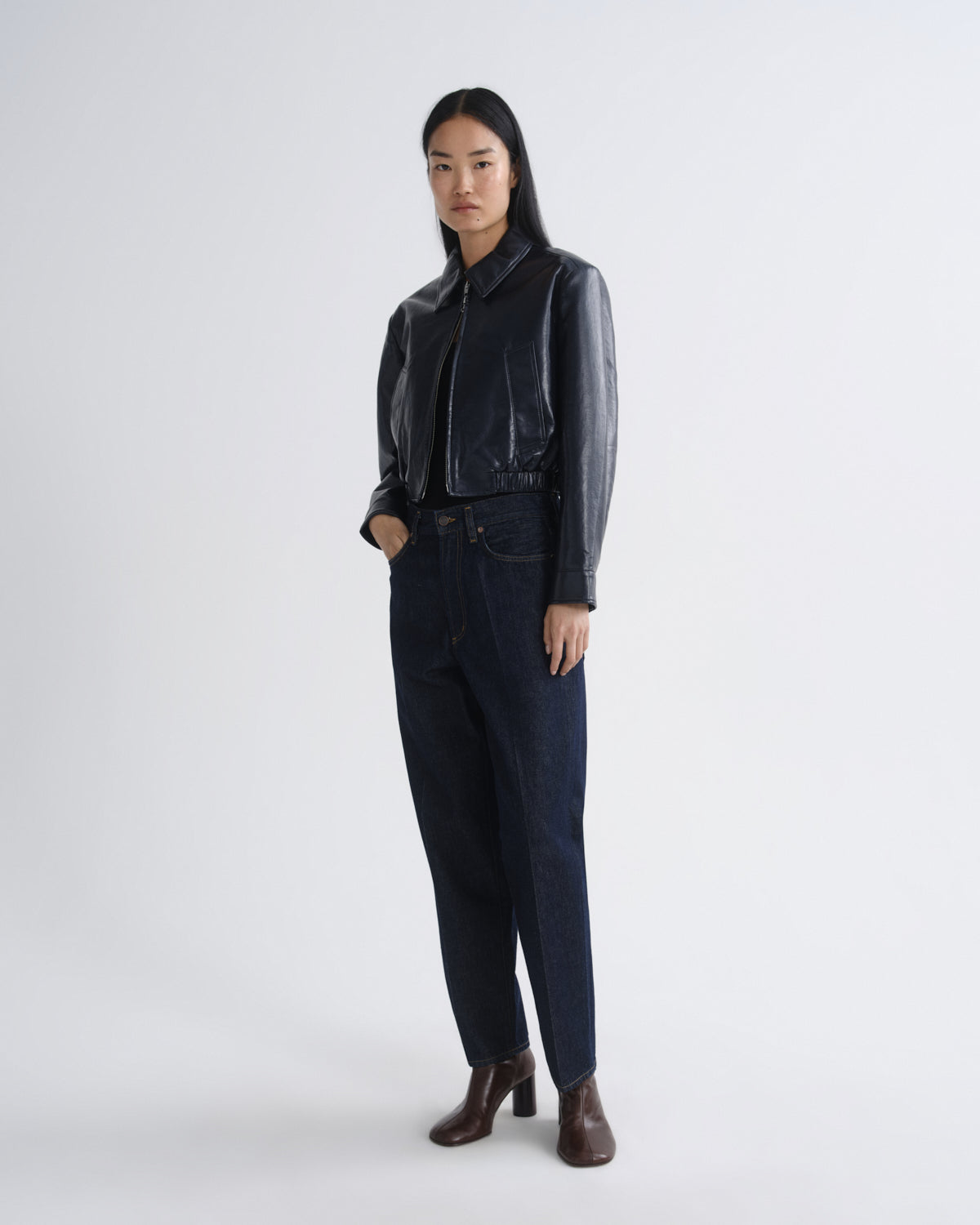 Women Nahla Cropped Jacket in Navy - Agolde