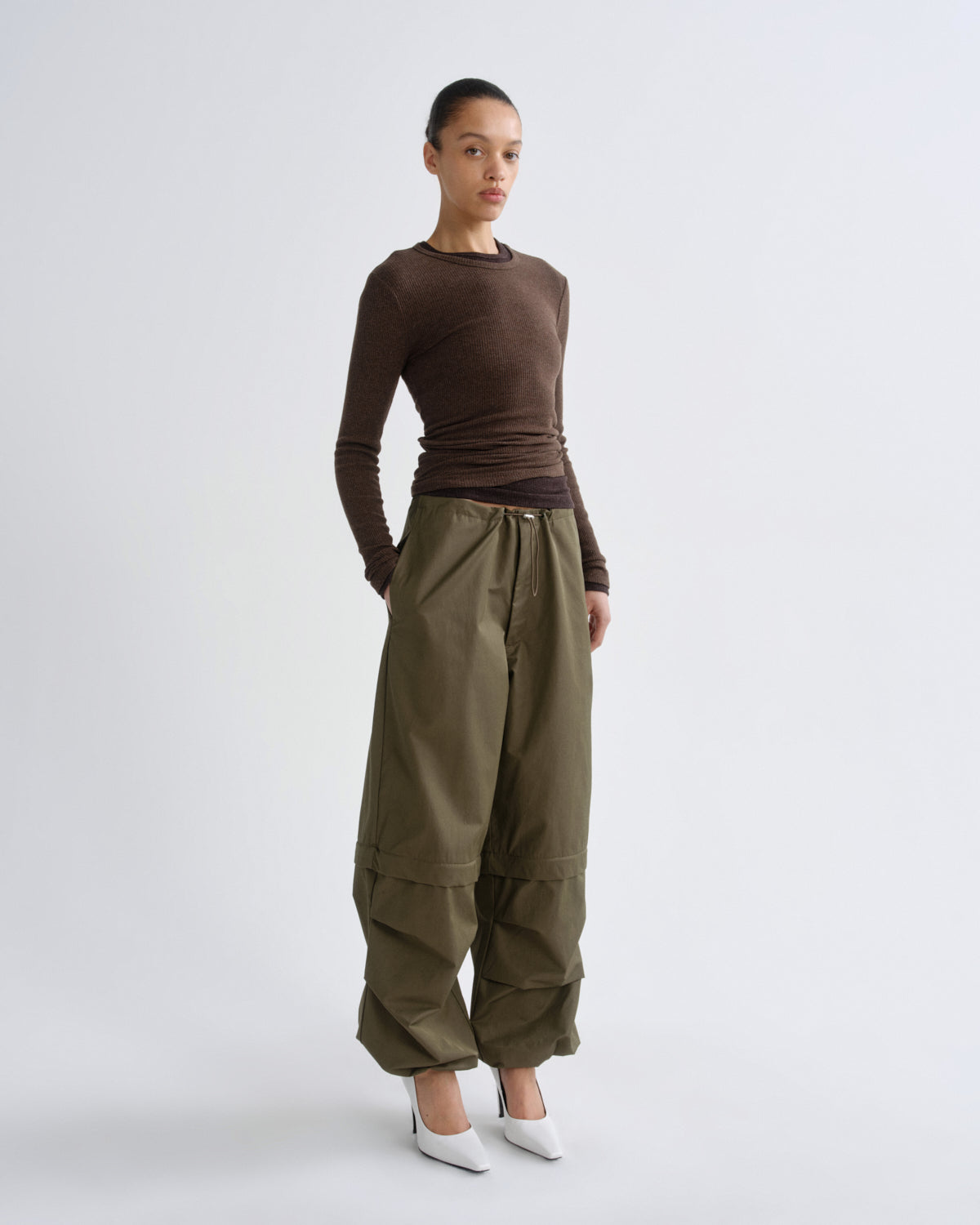 Women Coulson Parachute Pant in Willow - Agolde
