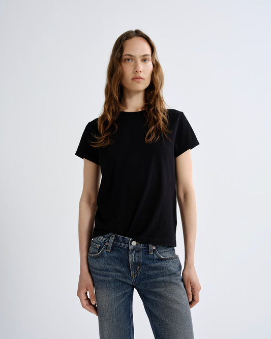 Women Long Line Adine Tee Tencel Jersey in Black - Agolde