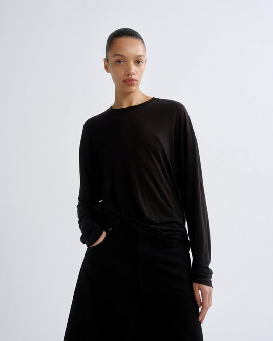 Women Sasha Long Sleeve Boyfriend Tee in Black - Agolde