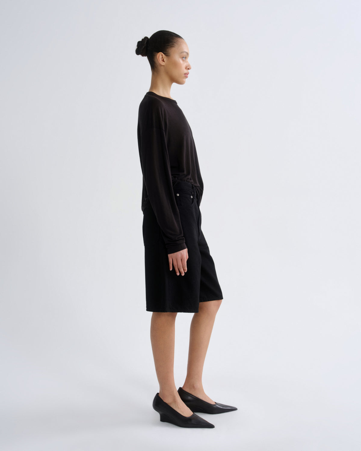 Women Sasha Long Sleeve Boyfriend Tee in Black - Agolde