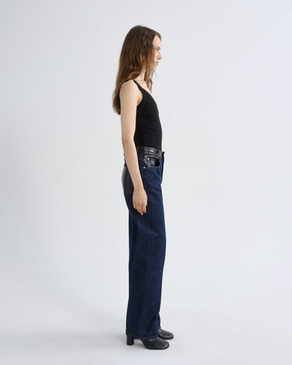Women Jordan Tank in Black - Agolde
