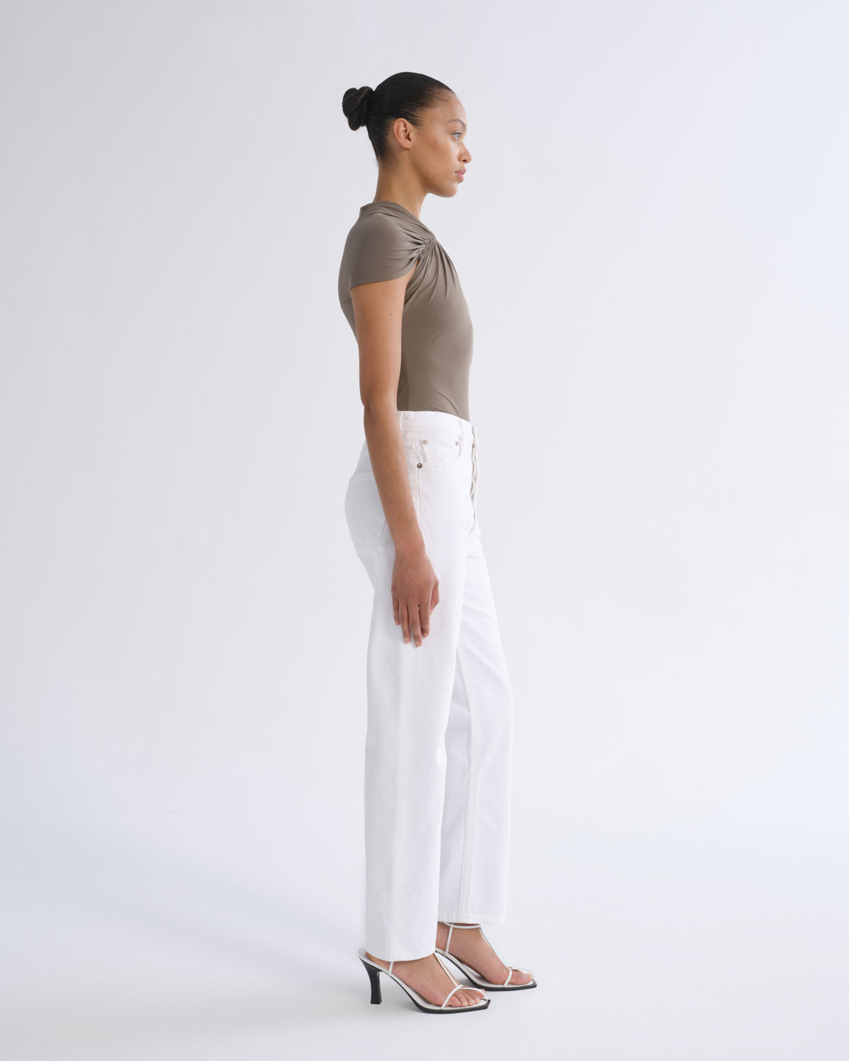 Women 90's Pinch Waist High Rise Straight in Marshmallow - Agolde