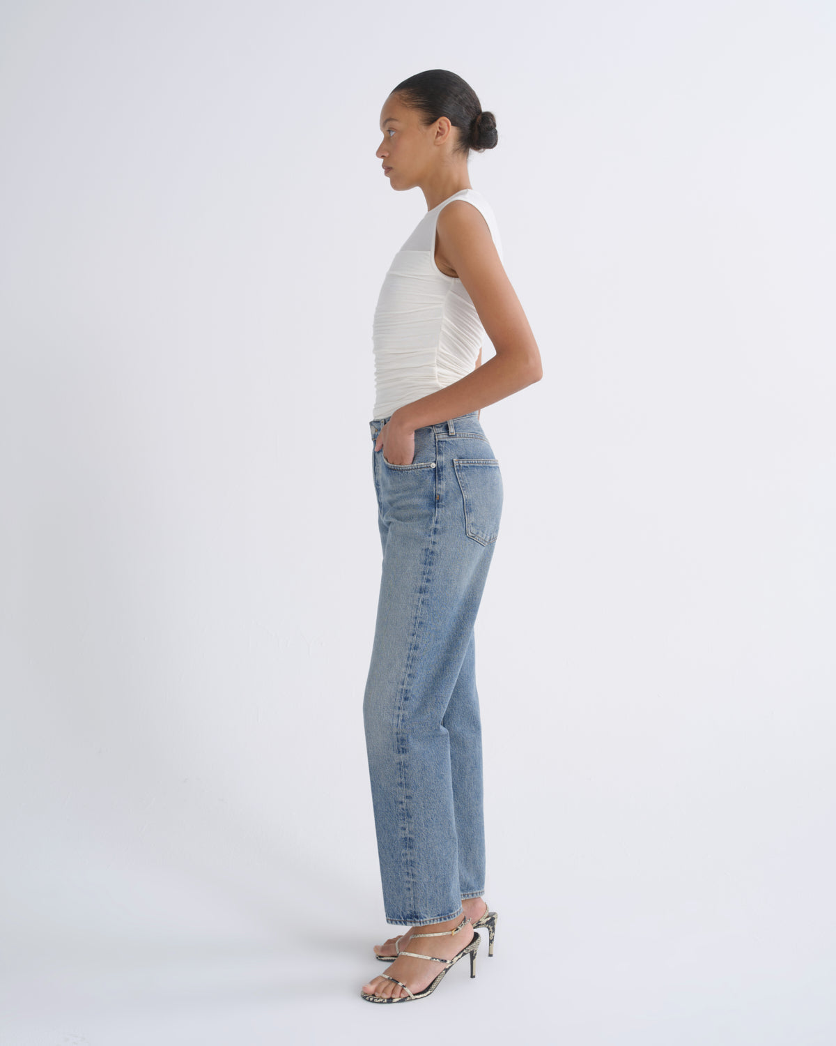 Women 90's Pinch Waist High Rise Straight in Navigate - Agolde