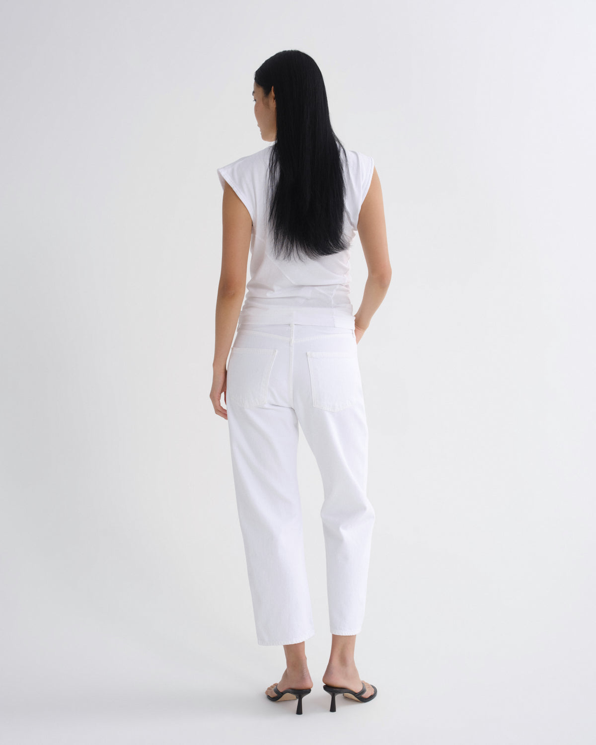 Women 90S Crop Mid Rise Loose Straight in Marshmallow - Agolde