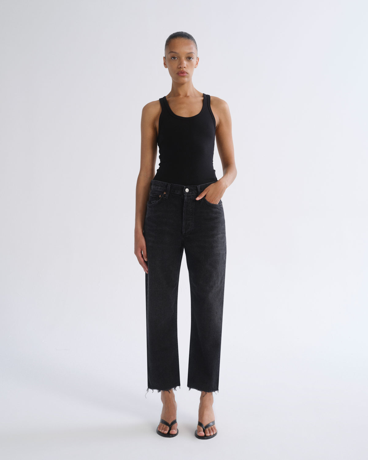 Women 90's Crop Mid Rise Straight (Weightless) in Tar - Agolde