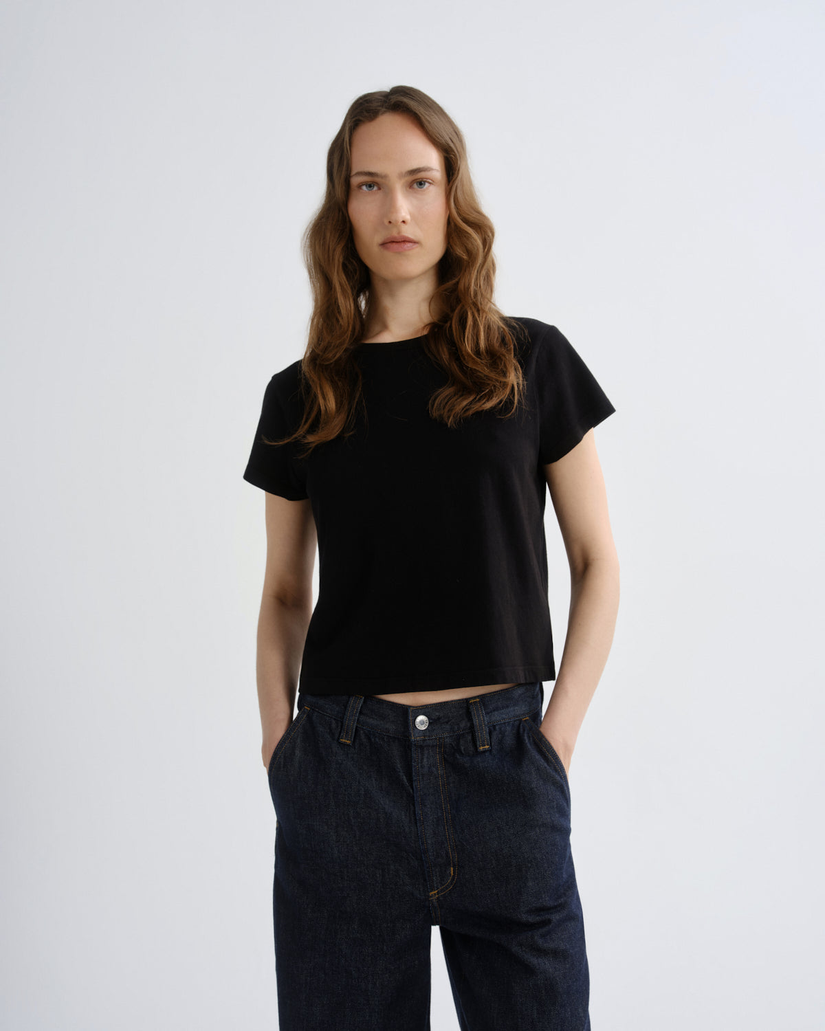 Women Adine Shrunken Tee in Black - Agolde