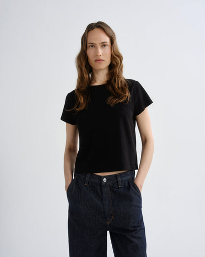 Women Adine Shrunken Tee in Black - Agolde