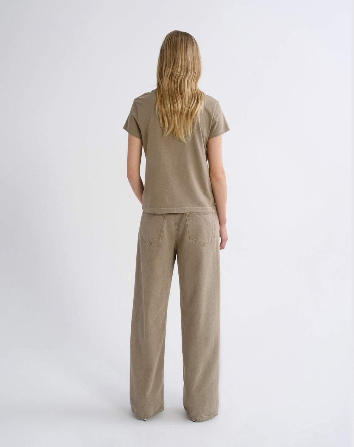 Women Long Line Adine Tee in Trail - Agolde