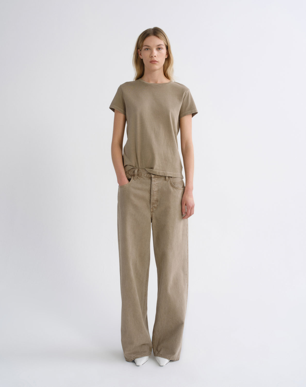 Women Long Line Adine Tee in Trail - Agolde
