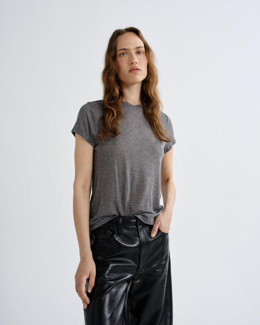 Women Long Line Adine Tee Tencel Jersey in Grey Heather - Agolde