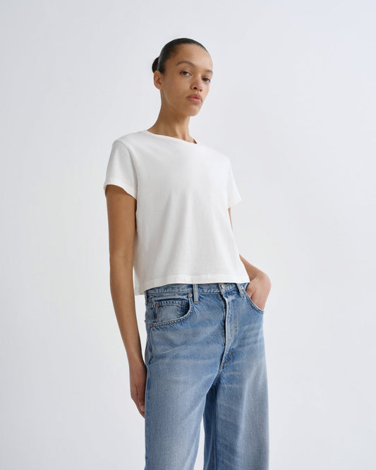 Women Adine Shrunken Tee in White Ash - Agolde