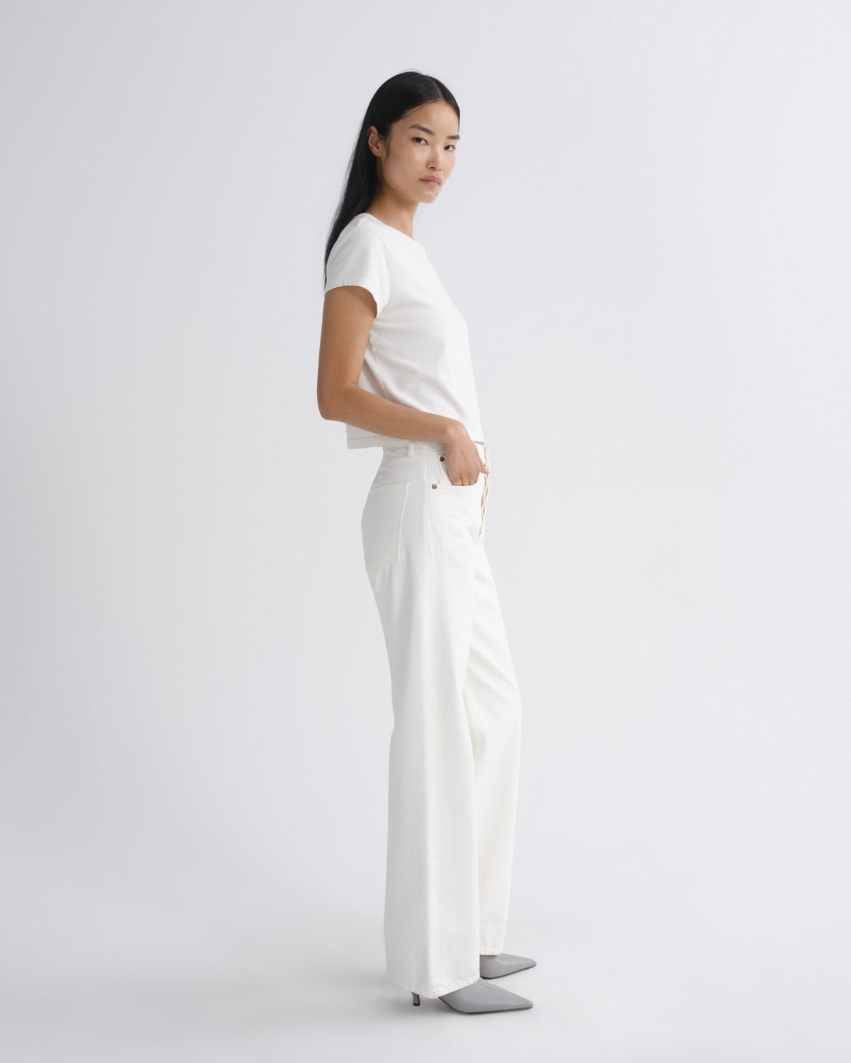 Women Adine Shrunken Tee in Bone - Agolde