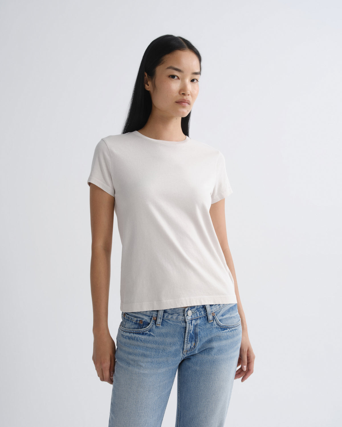 Women Long Line Adine Tee in Bone - Agolde