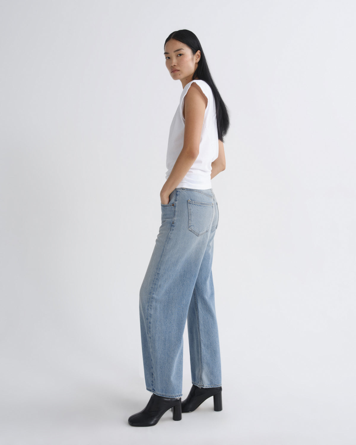 Women Low Curve Jean Crop in Reset - Agolde