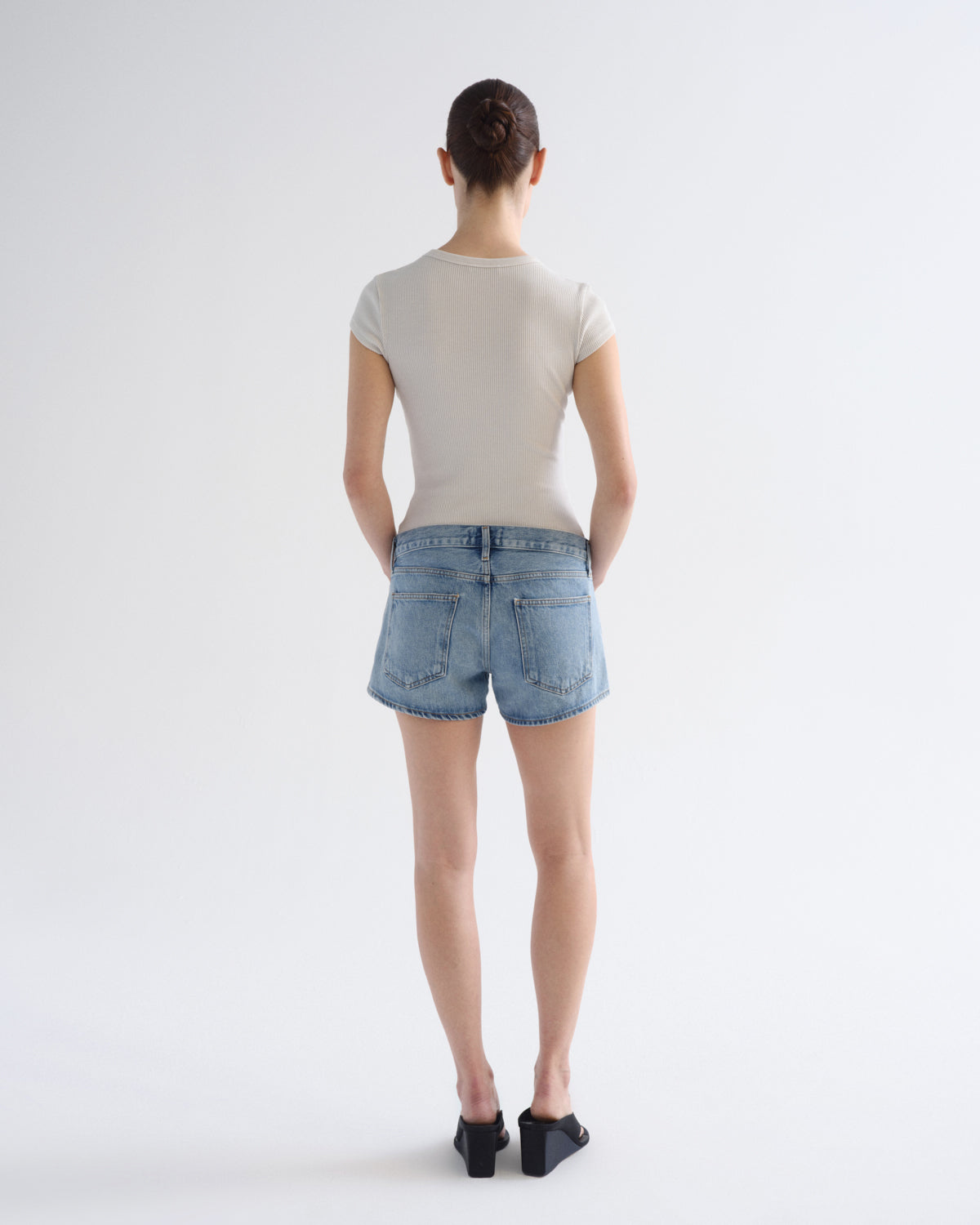 Women Low Rise Parker Short in Replica - Agolde