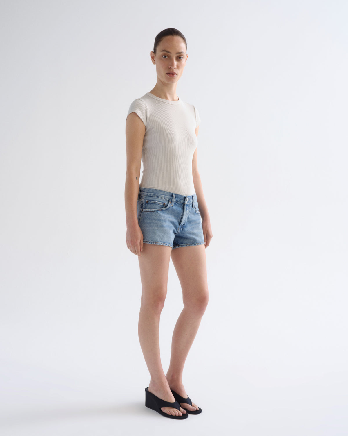 Women Low Rise Parker Short in Replica - Agolde