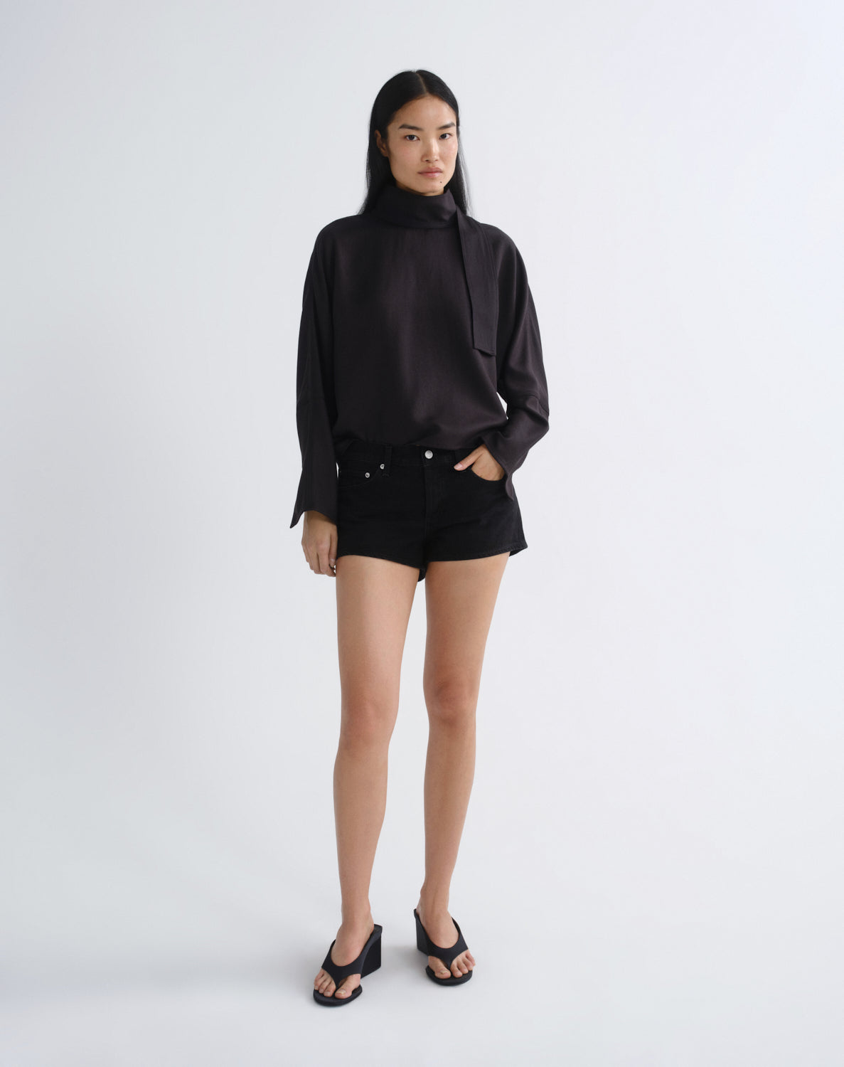 Women Low Rise Parker Short in Phase - Agolde