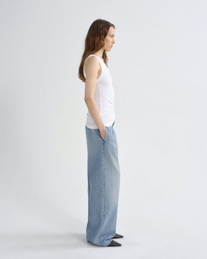 Women Twisted Poppy Tank in White - Agolde