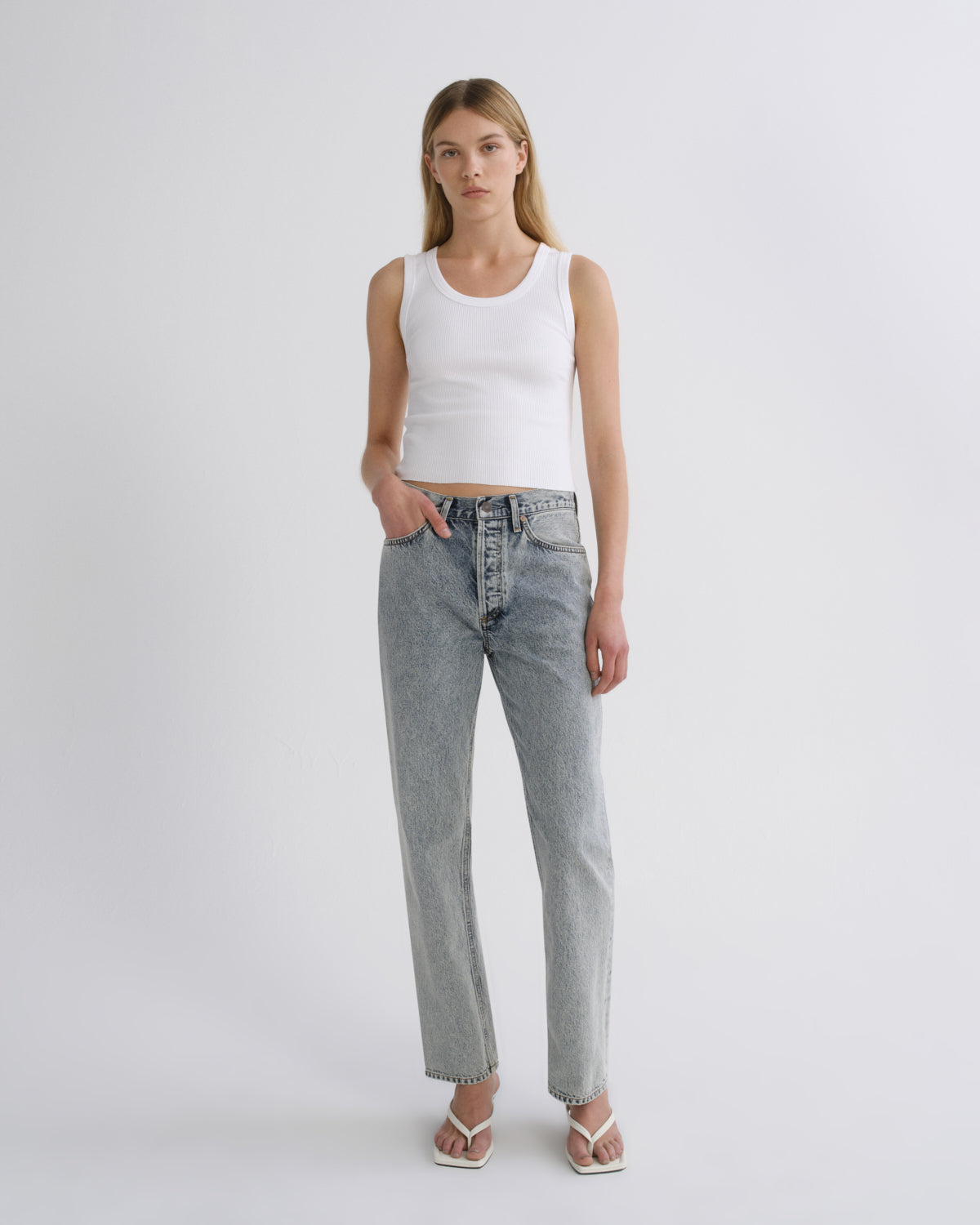 Women Shrunken Poppy Tank in White - Agolde