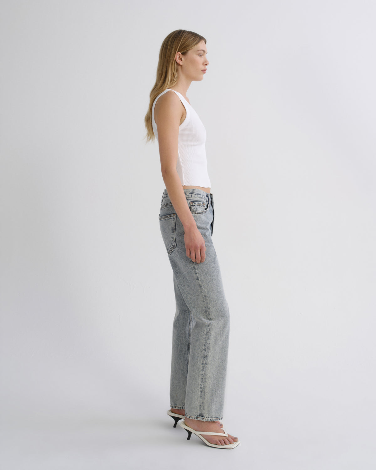 Women Shrunken Poppy Tank in White - Agolde