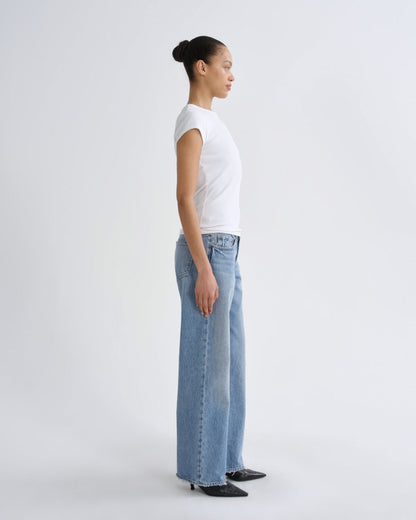 Women Edison Tee in White - Agolde