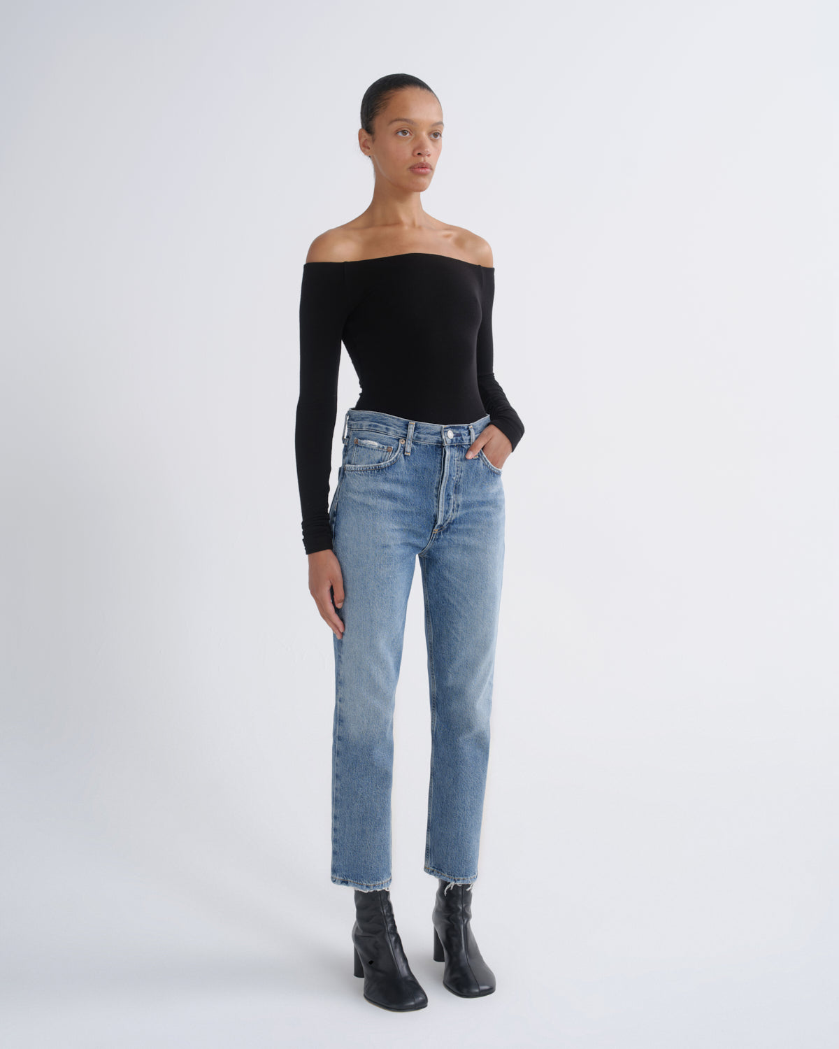 Women Riley High Rise Straight Crop in Frequency - Agolde