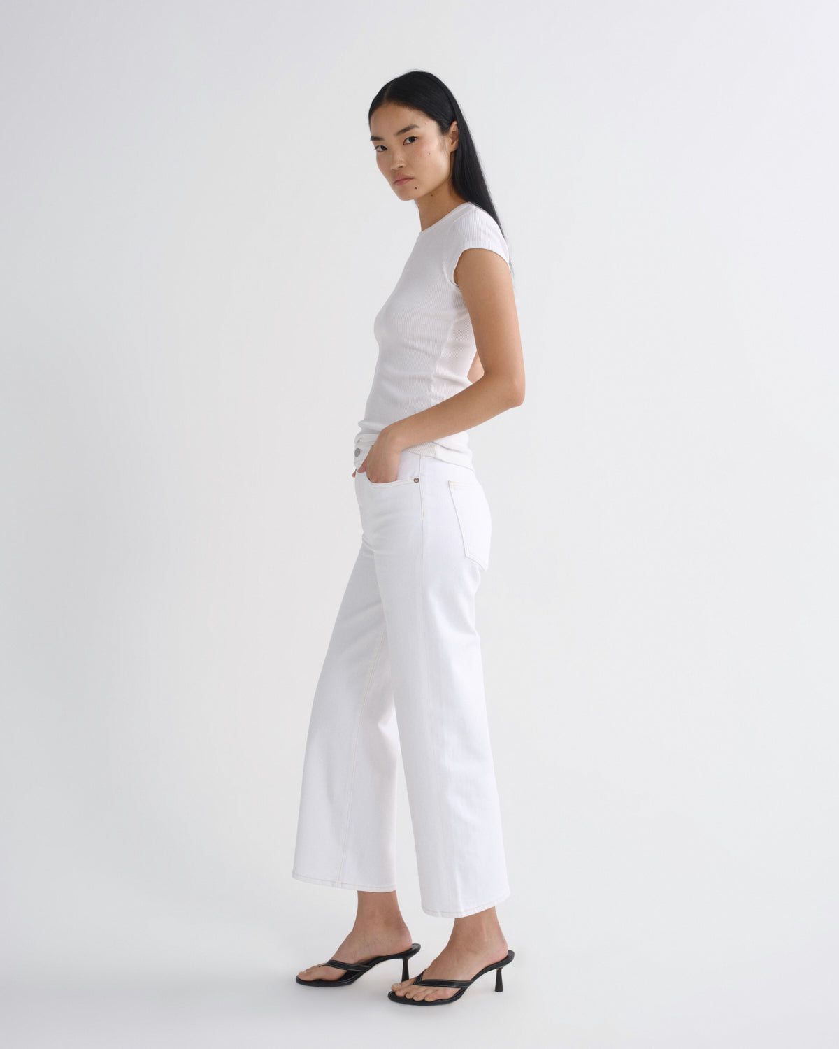 Women Harper Crop Jean in White Wash - Agolde