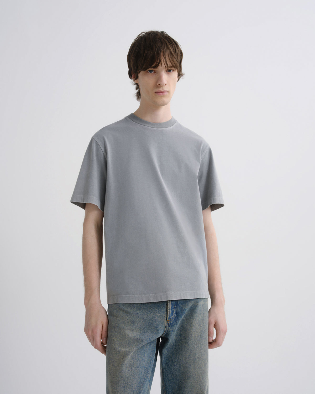Men Asha Mock Neck Tee in Flint - Agolde