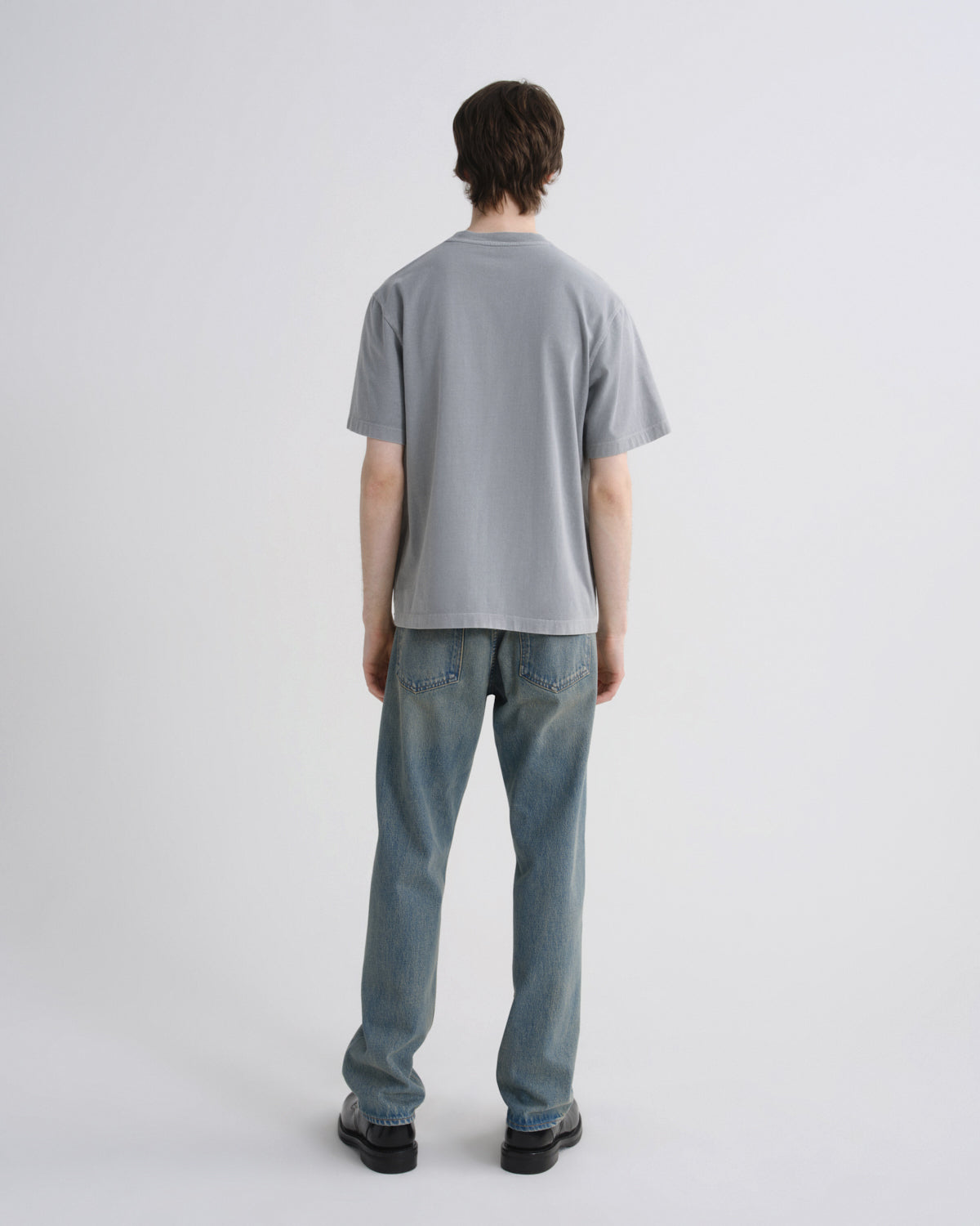 Men Asha Mock Neck Tee in Flint - Agolde