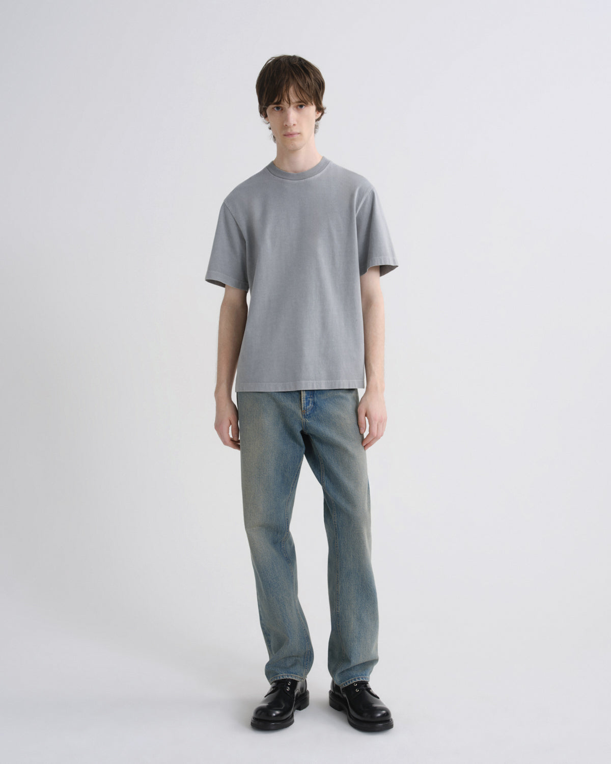 Men Asha Mock Neck Tee in Flint - Agolde