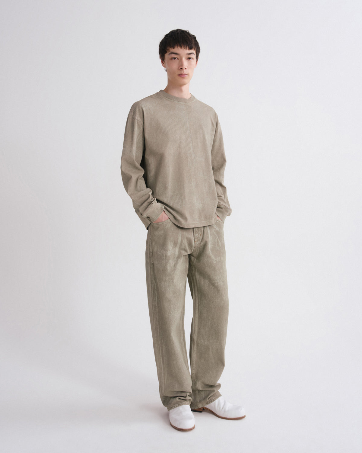 Men Long Sleeve Drop Shoulder Asha in Delta - Agolde