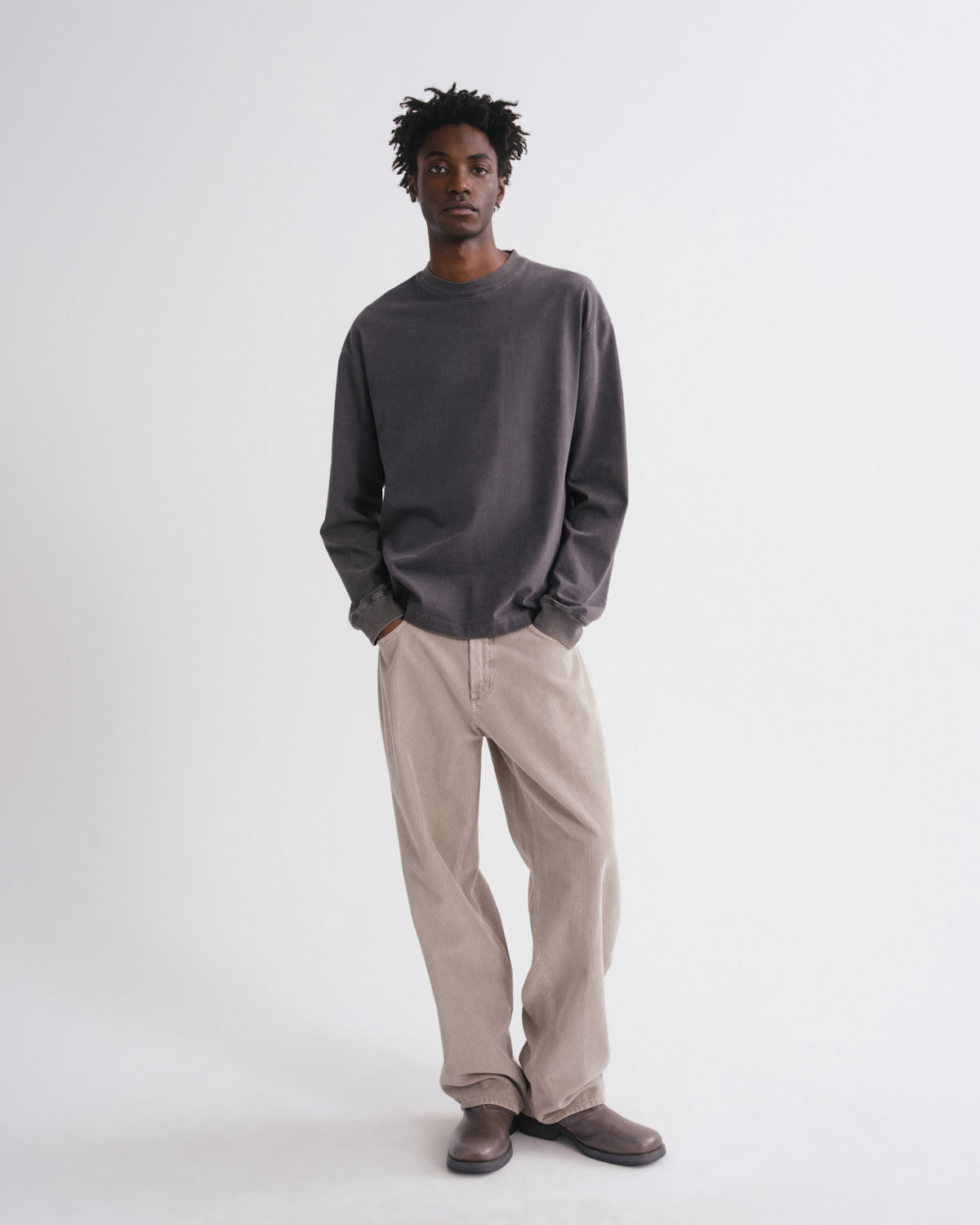 Men Asha Long Sleeve Tee in Washed Grey - Agolde