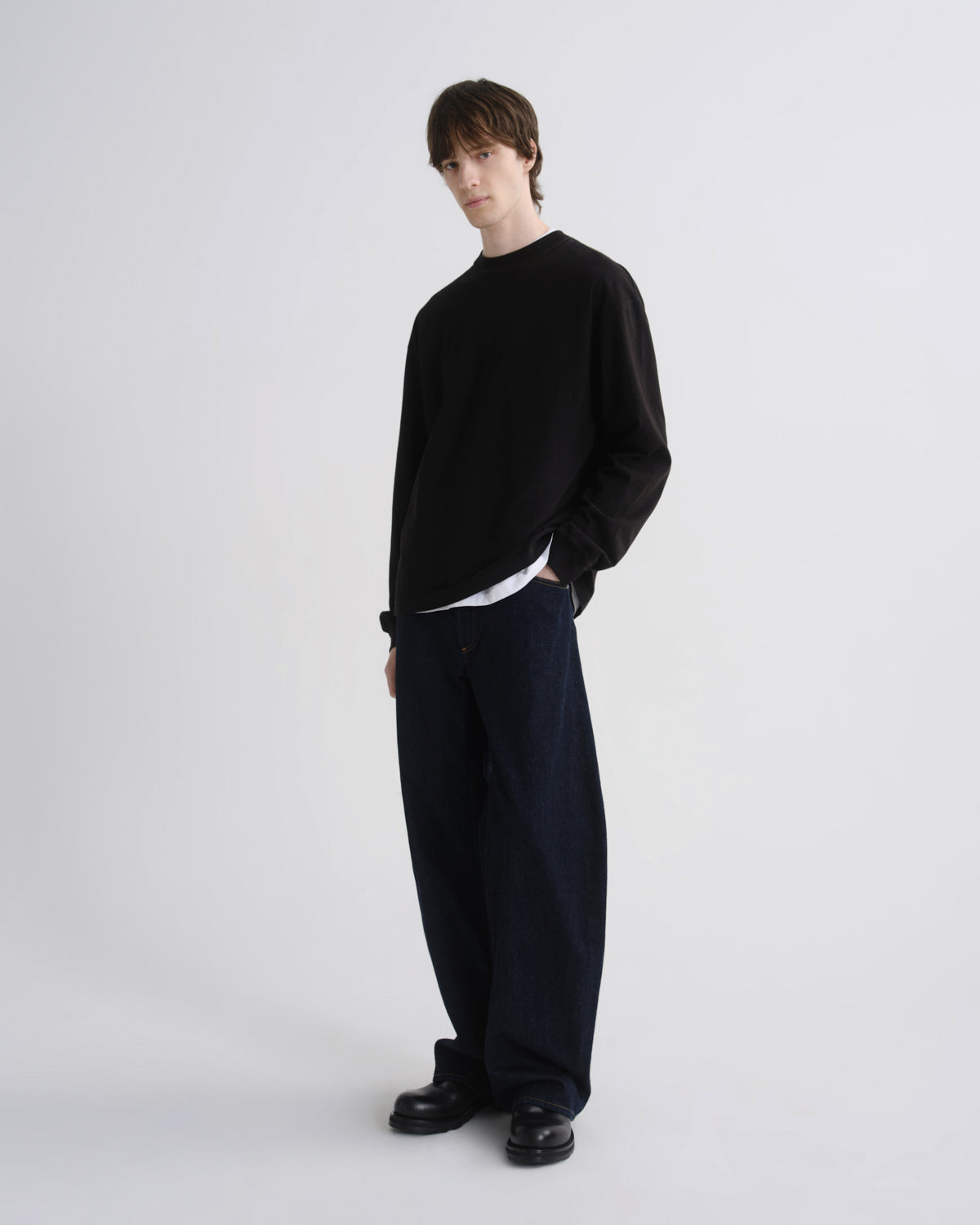 Men Long Sleeve Drop Shoulder Asha in Black - Agolde