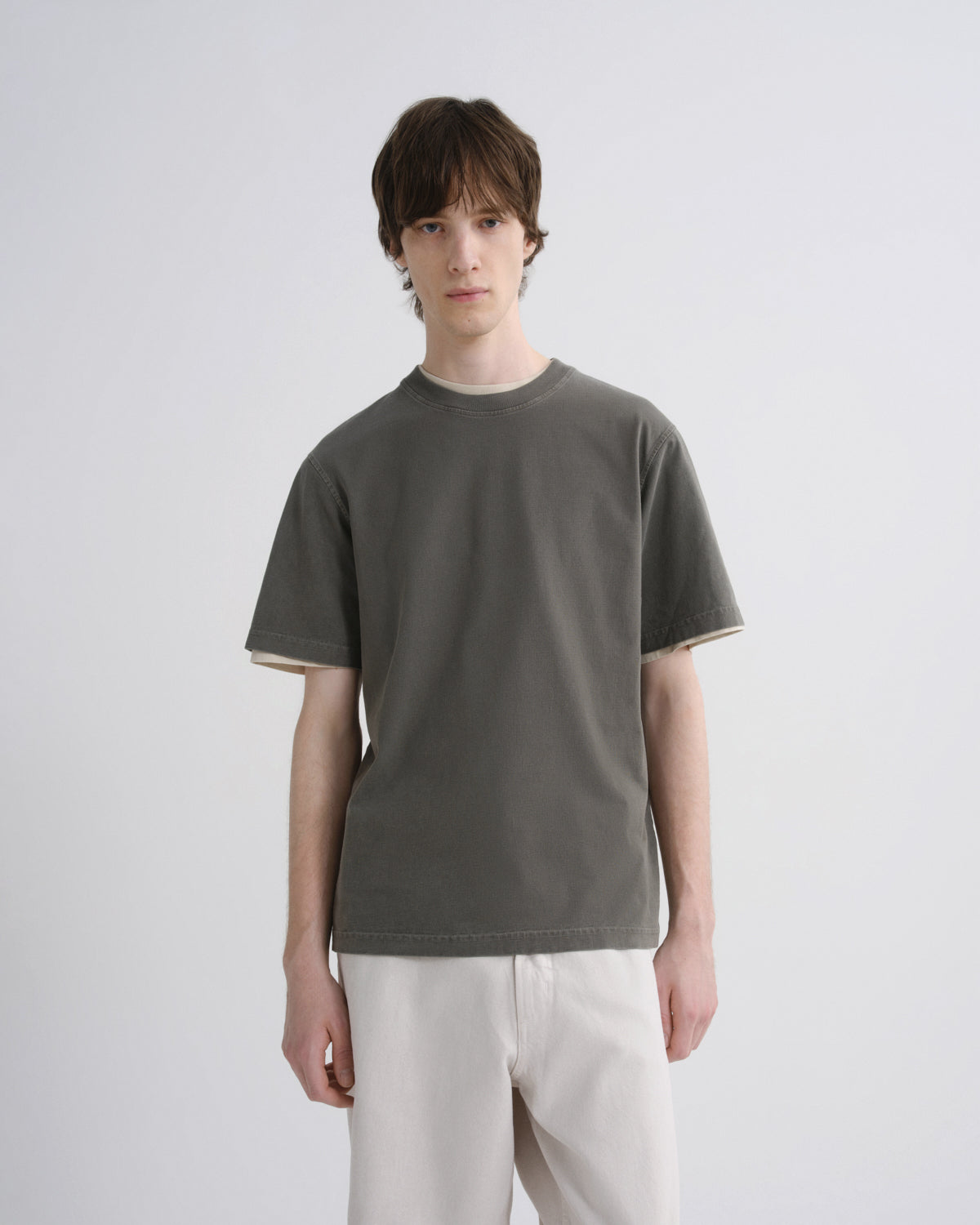 Men Asha Mock Neck Tee in Millstone - Agolde