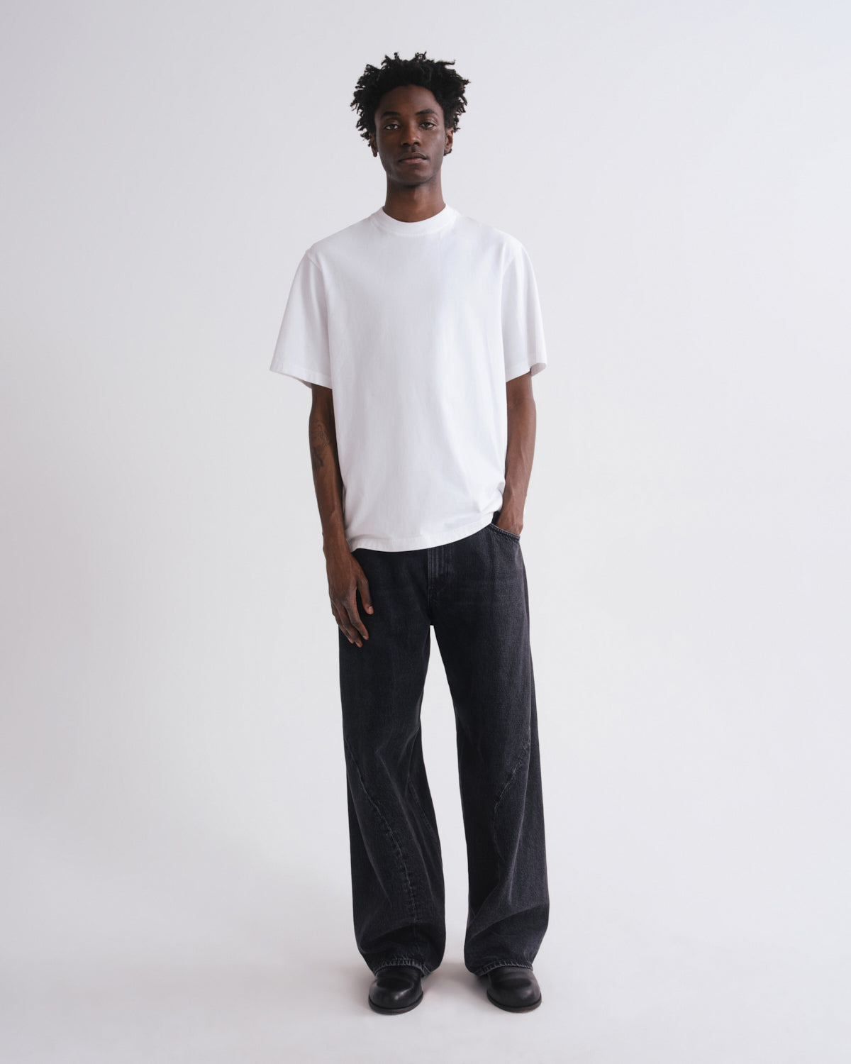 Men Twist Front Curve Jean in Ikon - Agolde
