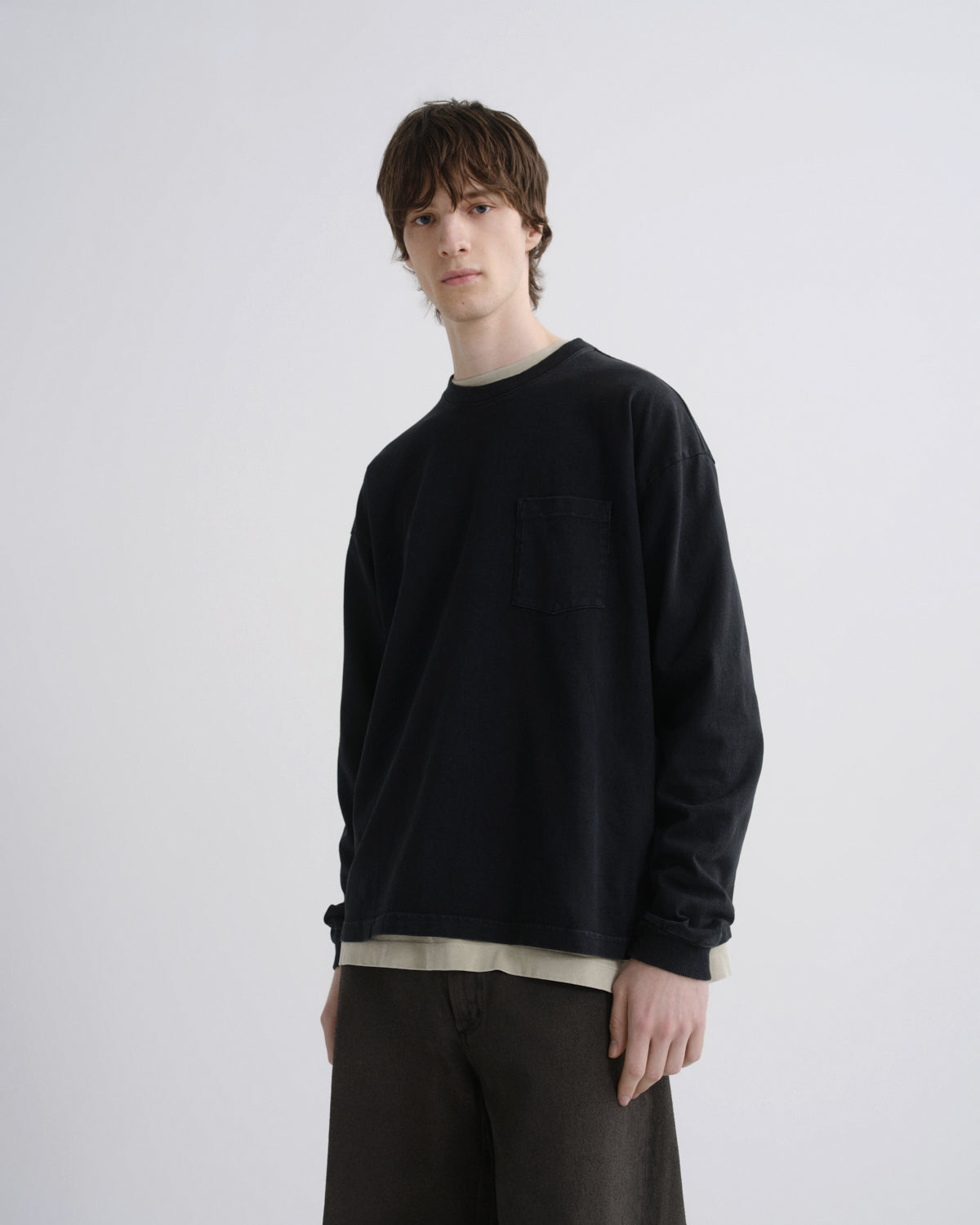 Men Lucan Long Sleeve Tee in Washed Black - Agolde