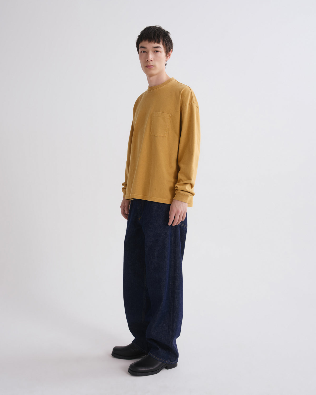 Men Lucan Long Sleeve Tee in Ochre - Agolde