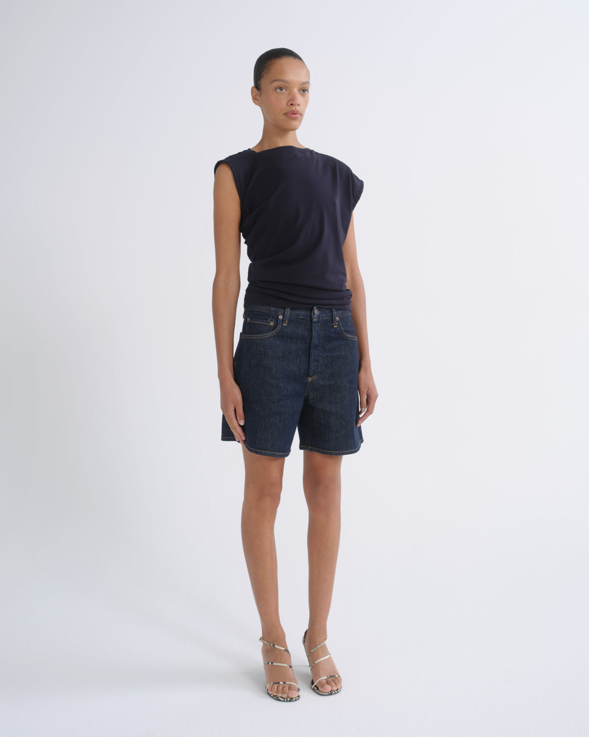Women Dame Short High Rise Baggy in Rinse - Agolde