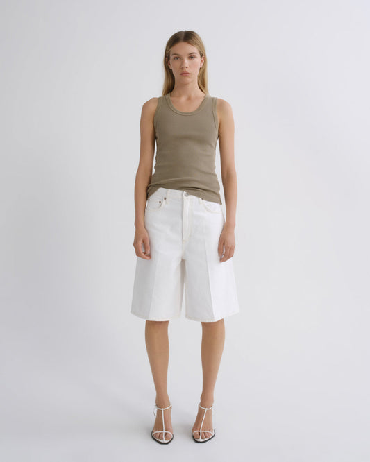 Women Nolan Short in Milkshake - Agolde