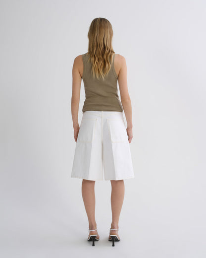 Women Nolan Short in Milkshake - Agolde