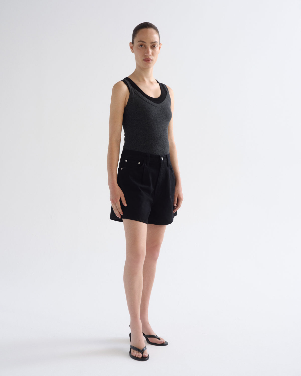 Women Rhoda Pleated A-Line Short in Holt - Agolde